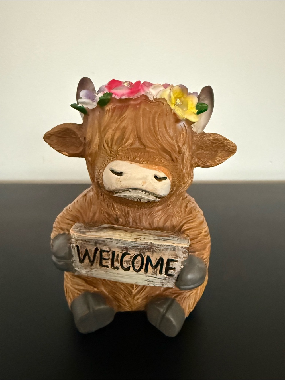 NWT Stone & Flower Solar Light-Up Highland Cow Welcome Decor - Approx 6"